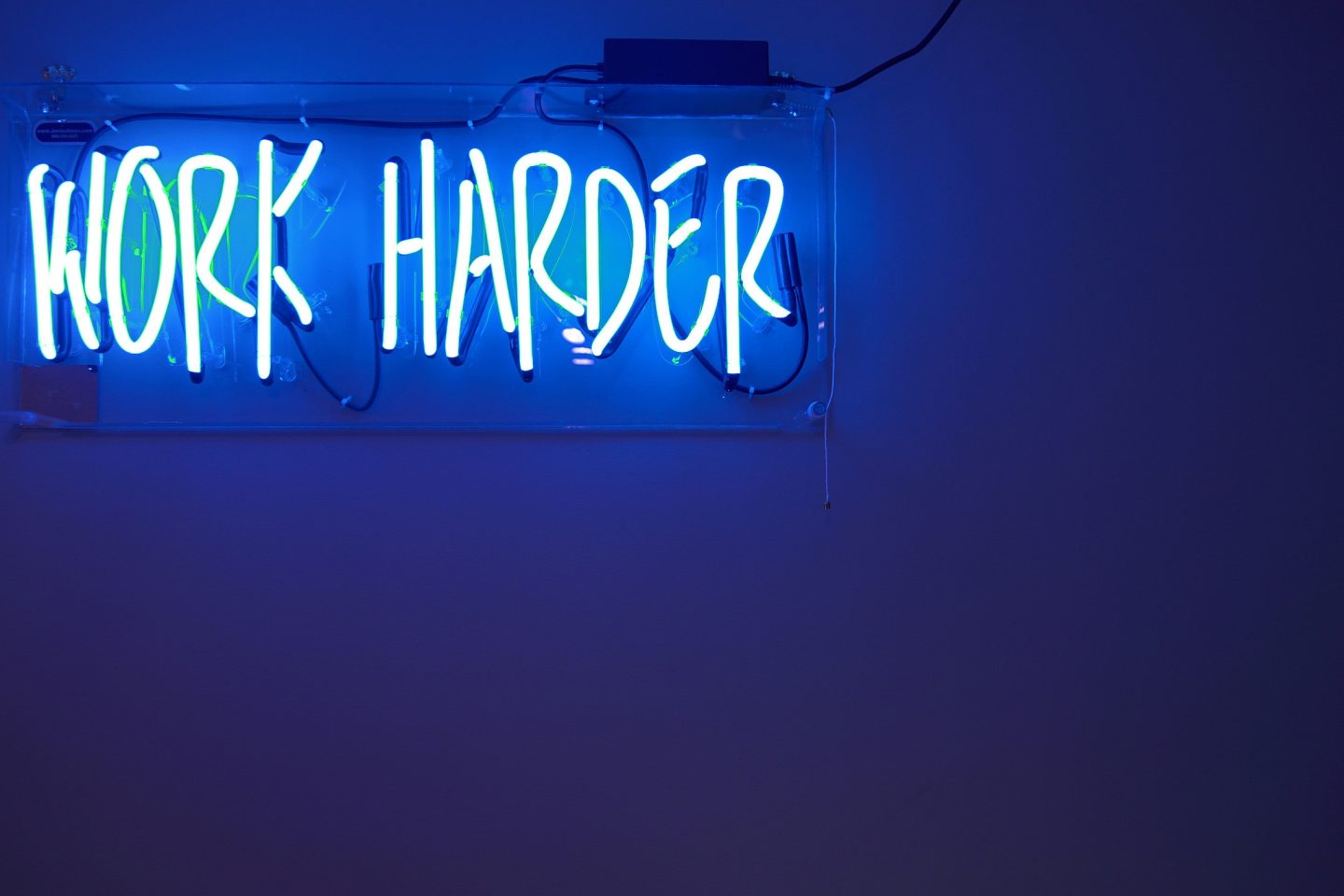 Weniger optimieren, mehr führen: Warum permanente Selbstoptimierung in die falsche Richtung geht