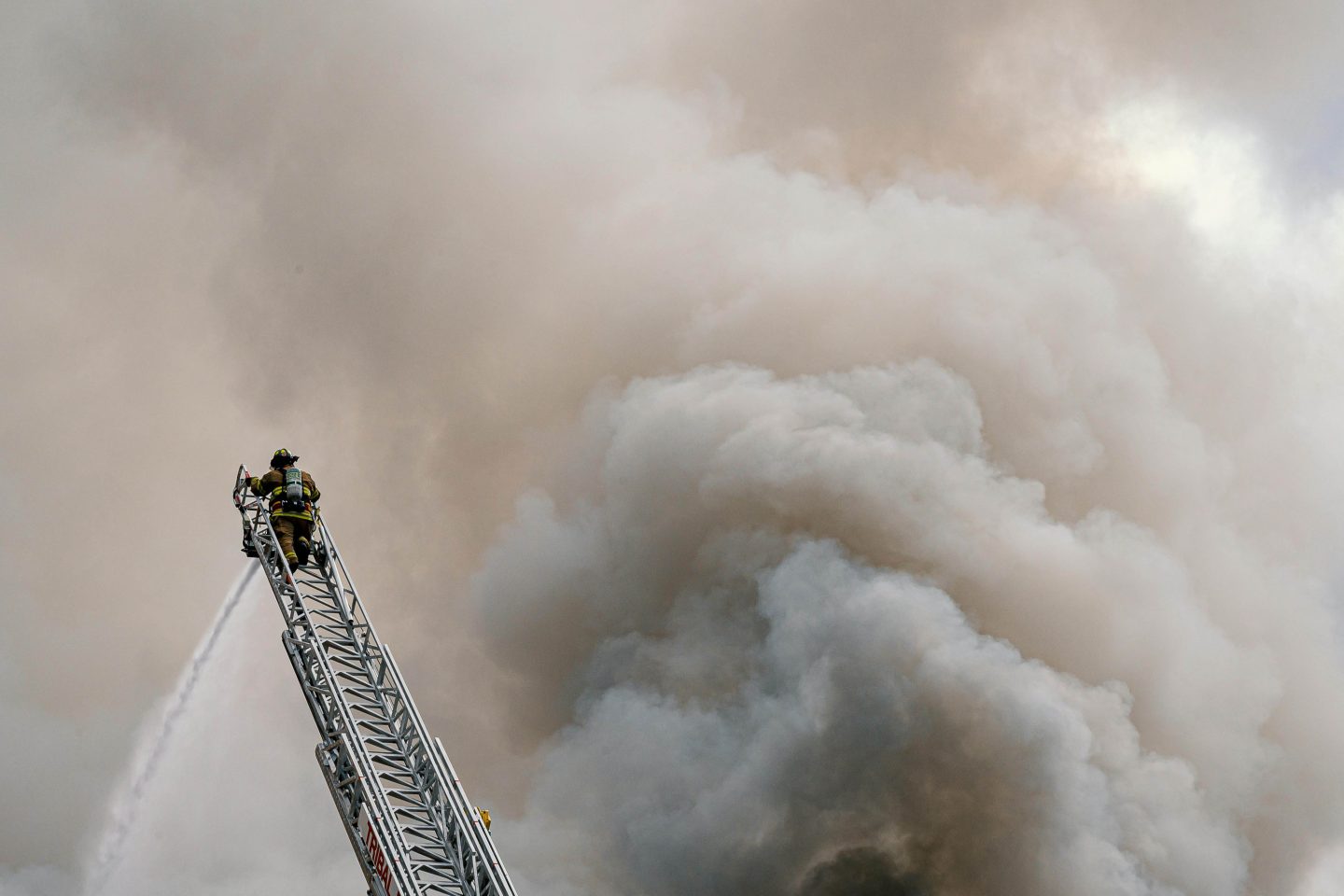 Führen in Krisenzeiten: Was Verwaltung von Katastrophenmanagement lernen kann